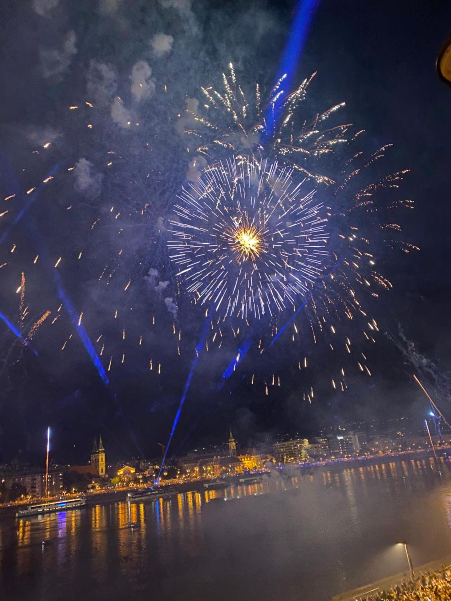 Panoramic Luxury In The Beautiful Part Of Budapest! Budapeste